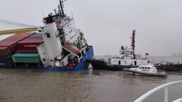 内河集装箱船也会超载？