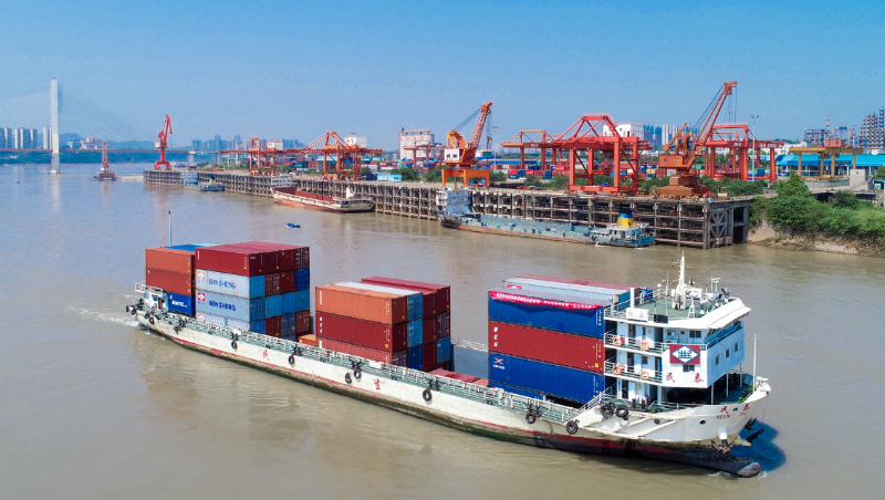 航运业热度回升，，，二季度航运景气指数大幅提升