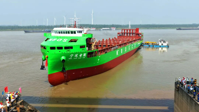 历史性突破！！全球最大万吨级纯电动智能海船，，，乐成下水